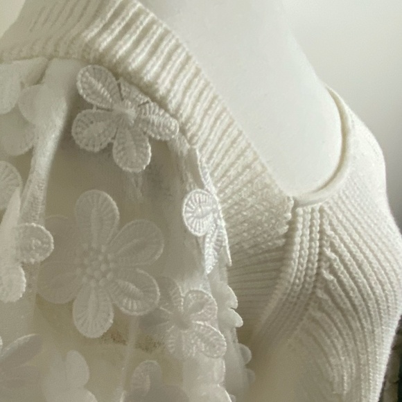 French Connection Cotton Embroidered Flower Puffy Sleeve Sweater. Sz- L - Picture 3 of 16